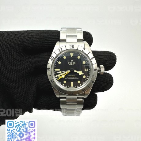 ZF공장 튜더 블랙베이 프로 39 블랙다이얼 브레이슬릿 Black Bay M79470-0001 GMT SS  ZF 1:1 Best Edition Black Dial On SS/YG Bracelet A2836