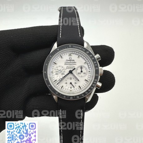 OM공장 오메가 스피드마스터 스틸 화이트스누피다이얼 블랙나일론스트랩 SPEEDMASTER SS SNOOPY WHITE DIAL ON NYLON STRAP MANUAL WINDING CHRONO MOVEMENT